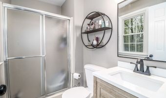 20 Puritan Valley Rd, Brookfield, CT 06804