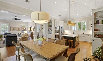 2 Tomlow Trce, Beaufort, SC 29906