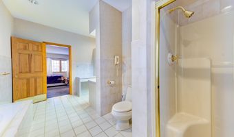 9 University Pl, Amsterdam, NY 12010