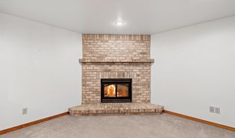 2405 N ERB St, Appleton, WI 54911