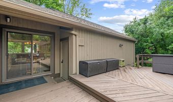 3735 Tremont Ln, Ann Arbor, MI 48105
