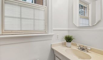 1503 N JEFFERSON St, Arlington, VA 22205