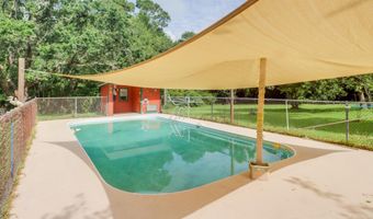 8474 Woolmarket Rd, Biloxi, MS 39532