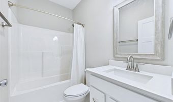 126 Woodland Hills Ct, Alton, IL 62002