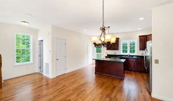 8 Old Oak Dr 8, Brookfield, CT 06804