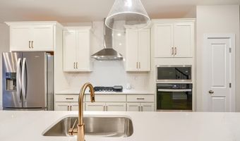 2603 LIGHT St, Baltimore, MD 21230