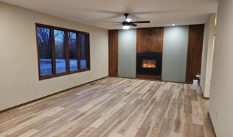 806 E Springfield St, Aurora, MO 65605