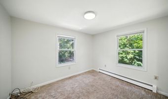 30 Lakeshore Dr, Alloway, NJ 07422