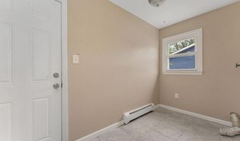 34 Bell St, Bayville, NJ 08721