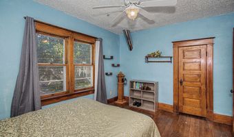 218 E 7th St, Ames, IA 50010