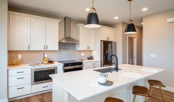 2015 Lacey Dr, Ames, IA 50010