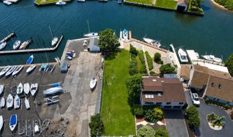 35 Shore Rd, Amityville, NY 11701