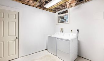 23 Vernon Ave 1, Newport, RI 02840