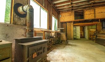 17079 MOUNTAIN Dr, Brookings, OR 97415