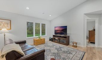 423 Old Glory Dr NE, Alexandria, MN 56308