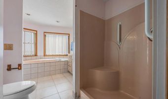 1879 BEACH Ave, Atlantic Beach, FL 32233