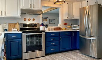 10 Aegis Dr, Bath, ME 04530