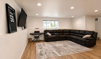 1102 NE 34th Ave, Aberdeen, SD 57401