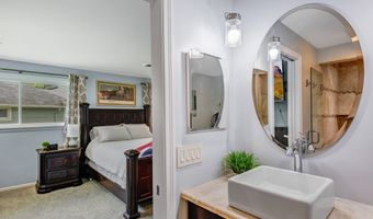 515 Park Club Ln, Amherst, NY 14221