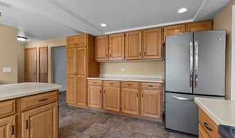 1330 N BRIARCLIFF Dr, Appleton, WI 54915