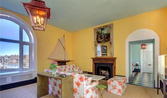 6 Price's Cove Ave, Newport, RI 02840