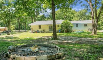 1192 Church Of God Rd, Bonneau, SC 29431