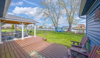 6334 Marina Dr, Algonac, MI 48001