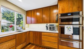 1002 Diamond Dr, Arcata, CA 95521