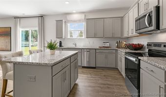 941 Misty Creek Dr, Aberdeen, NC 28315