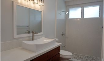 1009 Rawlins Ln, Honolulu, HI 96817