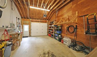 289 Algerie Rd, Becket, MA 01223