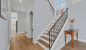 560 Club Dr, Aurora, OH 44202