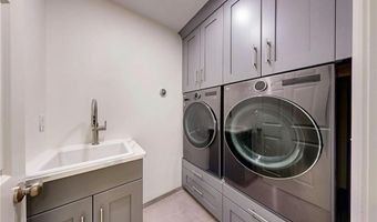 1 Northwest Psge, Barrington, RI 02806