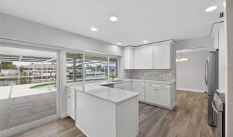 6305 COTTONWOOD Ln, Apollo Beach, FL 33572