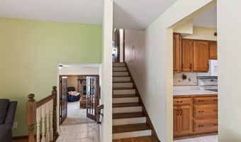 1094 Lowell Dr, Apple Valley, MN 55124