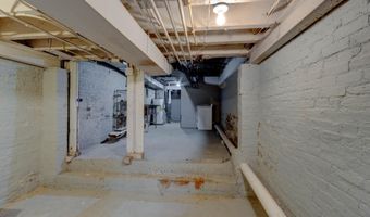 827 N HOWARD St, Baltimore, MD 21201