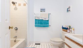 327 Corey Ln, Middletown, RI 02842