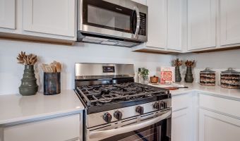 512 Robin St, Angleton, TX 77515