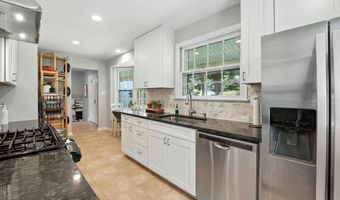 5105 LINETTE Ln, Annandale, VA 22003