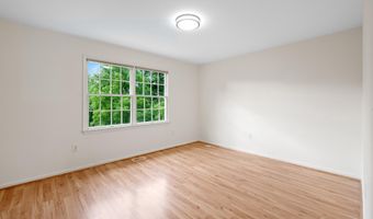 18 MONTFORT Dr, Belle Mead, NJ 08502