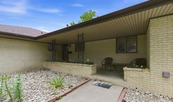 1701 N Sunset Dr, Augusta, KS 67010