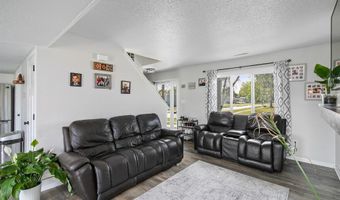 215 19th Ave SW, Altoona, IA 50009