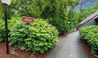 296 Brown Bear Xing 296, Acton, MA 01718