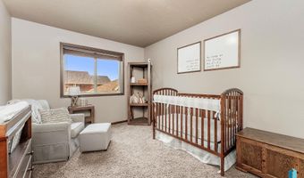 205 S Sunshine Ave, Brandon, SD 57005