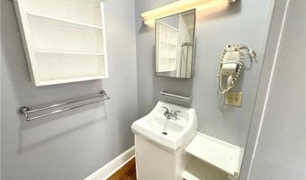 438 Wolcott Ave 2, Middletown, RI 02842