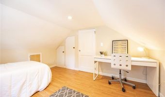 33 Providence Ave, East Providence, RI 02915