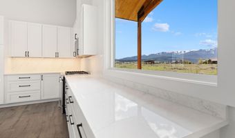 85 COLUMBINE St, Alpine, WY 83128