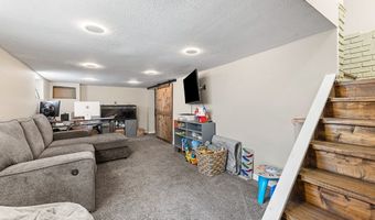 1052 Parkside Dr, Alliance, OH 44601