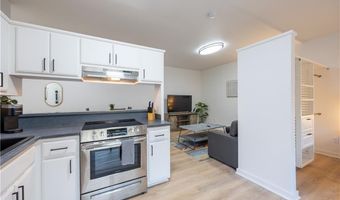 302 SW 6th St 22, Bentonville, AR 72712