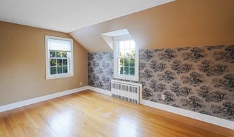 35 Lakewood Cir N, Manchester, CT 06040
